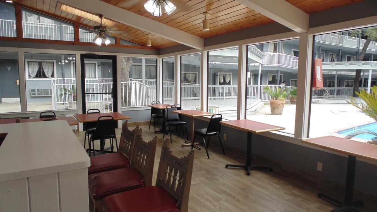 Home Suites San Antonio Exterior foto